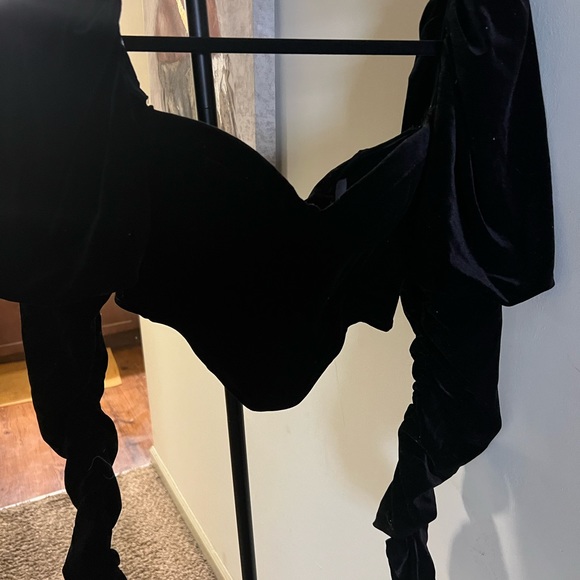 Miss circle velvet corset top with puffy sleeves - Picture 3 of 5